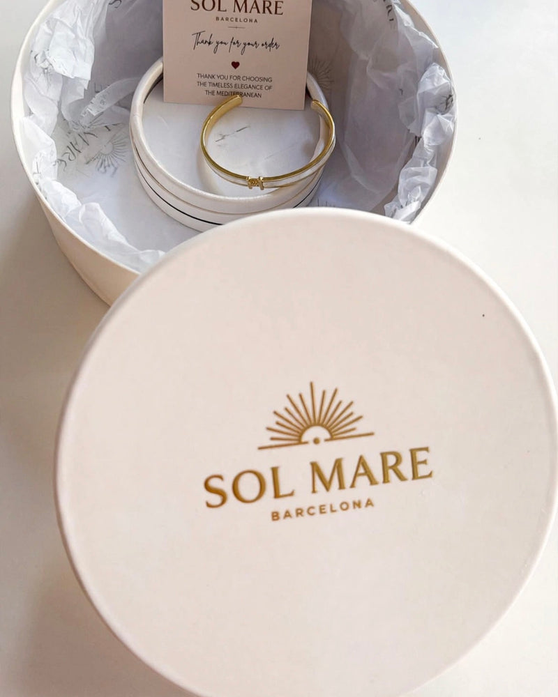 Sol Mare Marbella Pearl Bangle | 316L Stainless Steel | 18K Gold PVD | 3-Year Warranty