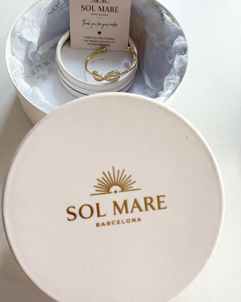 Solmare Eternal Infinity Bangle | 316L Stainless Steel | 18K PVD Gold-Plated | 3-Year Warranty